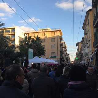 Bordighera: tutto pronto per la manifestazione ‘Bordichristmas' della Confcommercio Bordighera: tutto pronto per la manifestazione ‘Bordichristmas' della Confcommercio