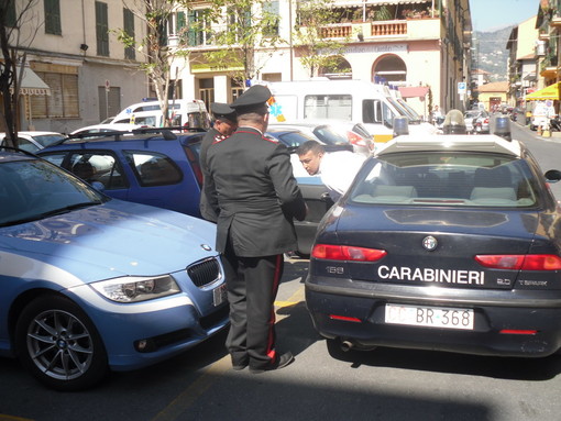 Nelle foto l'arrivo del tunisino in tribunale