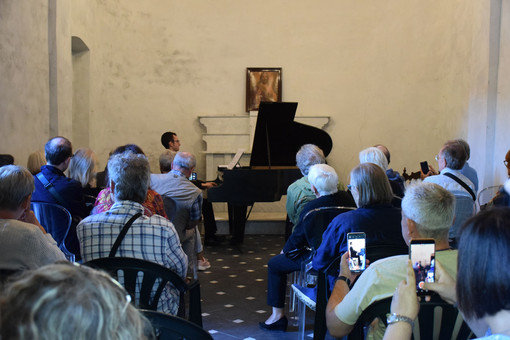 “Salotto Bösendorfer”, al via la rassegna pianistica di Bajardo “Salotto Bösendorfer”, al via la rassegna pianistica di Bajardo