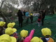 200 bambini di San Bartolomeo al Mare con l'abbacchiatore in mano per la raccolta delle olive