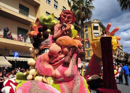 Battaglia di Fiori di Ventimiglia Battaglia di Fiori di Ventimiglia