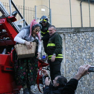 Imperia: carenza di personale, salta la classica 'Befana dei Pompieri' in calata Cuneo Imperia: carenza di personale, salta la classica 'Befana dei Pompieri' in calata Cuneo
