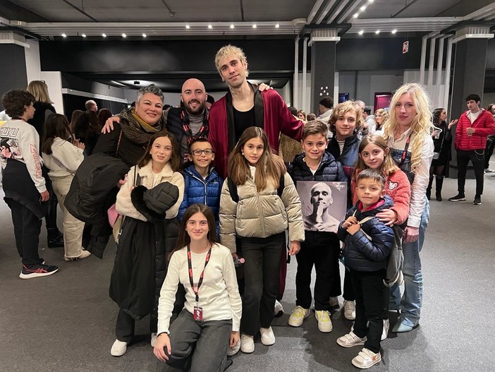 I bambini delle Industrie Musicali di Vallecrosia si esibiscono al Forum di Assago con Mr. Rain (Foto) I bambini delle Industrie Musicali di Vallecrosia si esibiscono al Forum di Assago con Mr. Rain (Foto)