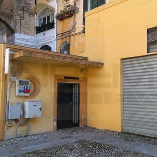 Sanremo: bagni pubblici chiusi in piazza San Siro da oltre un anno per una cabina elettrica vicina (Foto)