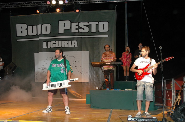 Seborga: domani l'appuntamento con una serata enogastronomica ed il grande concerto dei 'Buio Pesto'