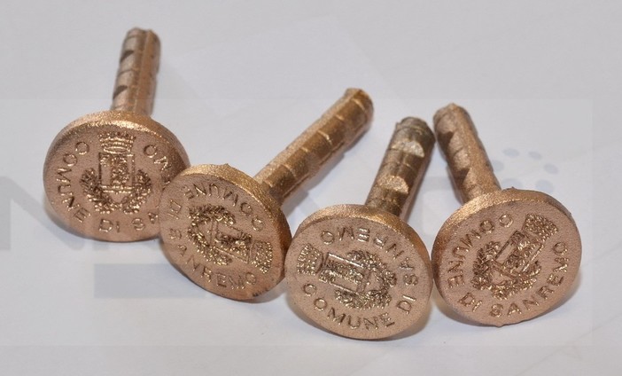 Sanremo: commercianti lamentano l'apertura a 'singhiozzo' degli ombrelloni in via Corradi