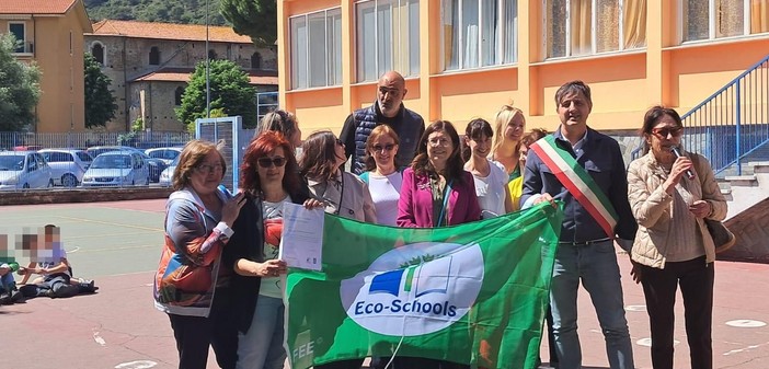 La scuola di Camporosso Capo riceve la Bandiera Verde Eco-Schools 2026 (Foto)