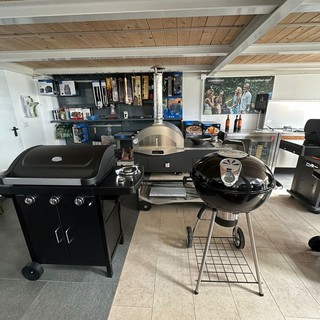 Rendi il tuo spazio esterno perfetto per l'estate con i barbecue di qualità disponibili presso Benza
