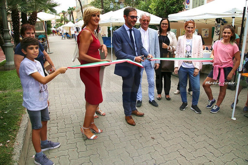 Bordighera: inaugurazione e prima giornata per il 'Book Festival', le foto scattate da Eugenio Conte Bordighera: inaugurazione e prima giornata per il 'Book Festival', le foto scattate da Eugenio Conte