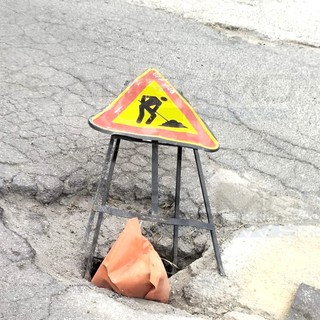 Sanremo: buche e pericoli in via Armea, una lettrice "Chiediamo un intervento da due anni" (Foto)