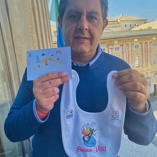 Regione Liguria dona bavaglini di benvenuto a chi nascerà in Liguria nel giorno di Pasqua. Presidente Toti: "Siete la nostra speranza"