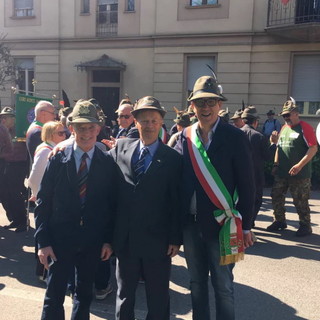 Il Sindaco di Sanremo al raduno degli alpini di oggi ad Asti, il primo cittadino con il cappello con la penna Il Sindaco di Sanremo al raduno degli alpini di oggi ad Asti, il primo cittadino con il cappello con la penna