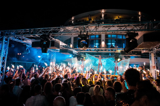 Sanremo: da domani al Bay Club, cinque serate di ballo e divertimento Sanremo: da domani al Bay Club, cinque serate di ballo e divertimento