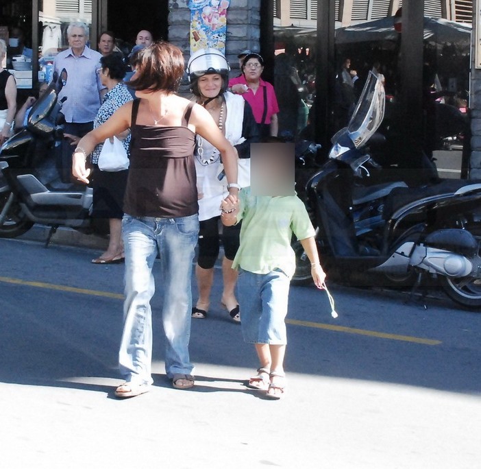 Sanremo: piccolo scomparso e poi ritrovato in piazza Eroi, non è stato un tentato rapimento Sanremo: piccolo scomparso e poi ritrovato in piazza Eroi, non è stato un tentato rapimento