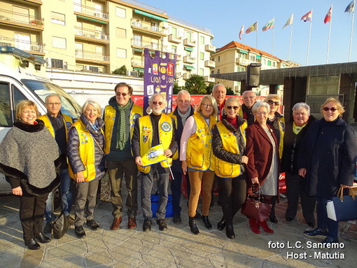 Sanremo: lunedì scorso in piazza Colombo la Befana con i Vigili del Fuoco e con i Lions (Foto) Sanremo: lunedì scorso in piazza Colombo la Befana con i Vigili del Fuoco e con i Lions (Foto)