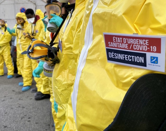 Da domenica sarà più difficile superare il confine con la Francia: servirà un tampone negativo nelle 72 ore precedenti Da domenica sarà più difficile superare il confine con la Francia: servirà un tampone negativo nelle 72 ore precedenti