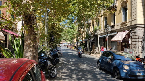 Sanremo, corso Garibaldi verso la rivoluzione? Commercianti chiedono garanzie: "Inserire aree di carico e scarico" Sanremo, corso Garibaldi verso la rivoluzione? Commercianti chiedono garanzie: "Inserire aree di carico e scarico"