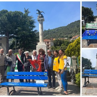 Festa dell’Europa, Camporosso inaugura una panchina azzurra (Foto)