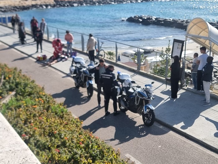 Sanremo: 65enne muore accusando un malore mentre viaggia in bici in corso Imperatrice Sanremo: 65enne muore accusando un malore mentre viaggia in bici in corso Imperatrice