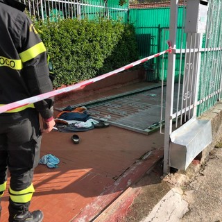 Arma di Taggia: scuote il cancello che gli crolla addosso, è morto il 91enne Antonio Barletta (Foto)