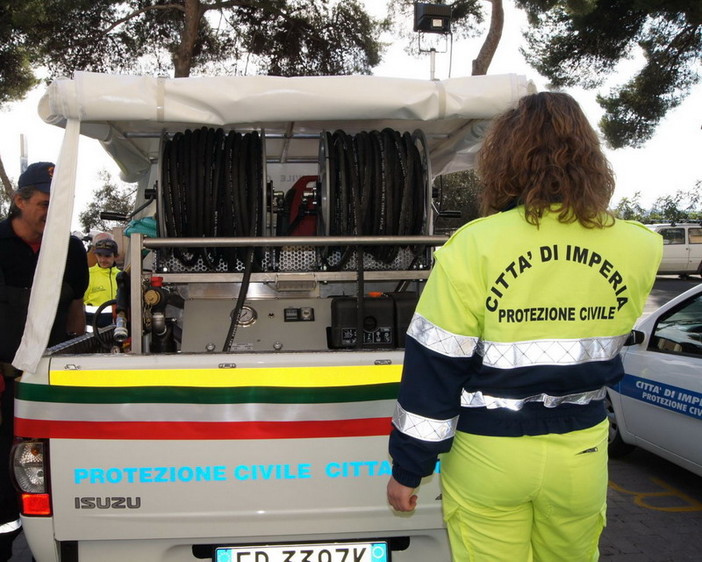 Da provincia di Imperia sono partiti questa mattina i volontari della Protezione Civile per l'alluvione nello spezzino