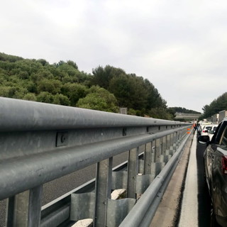 Autostrade, rimozione dei cantieri sulle tratte liguri per i ponti del 25 aprile e 1° maggio: Regione Liguria chiede alleggerimento anche nei weekend di maggio Autostrade, rimozione dei cantieri sulle tratte liguri per i ponti del 25 aprile e 1° maggio: Regione Liguria chiede alleggerimento anche nei weekend di maggio