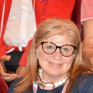 Taggia: bambini di una casa di accoglienza al caldo asfissiante per un pullman in ritardo, la protesta di Sara Tonegutti Taggia: bambini di una casa di accoglienza al caldo asfissiante per un pullman in ritardo, la protesta di Sara Tonegutti