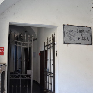 Pigna: “La stazione fognaria di sollevamento non funziona”, l'attacco del consigliere di minoranza Maurizio Oddo contro il Sindaco Simonetti Pigna: “La stazione fognaria di sollevamento non funziona”, l'attacco del consigliere di minoranza Maurizio Oddo contro il Sindaco Simonetti