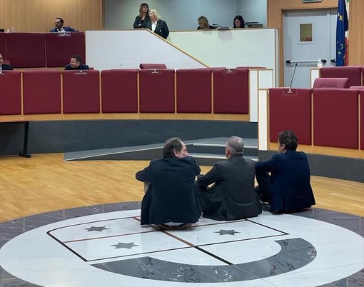 Consiglio regionale per tutta la notte: approvato maxi emendamento al posto del Piano Socio-Sanitario