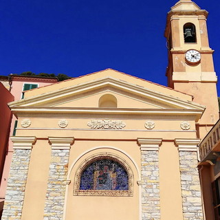 Spot pubblicitario girato senza autorizzazione in chiesa: a Grimaldi sospese le celebrazioni per la profanazione Spot pubblicitario girato senza autorizzazione in chiesa: a Grimaldi sospese le celebrazioni per la profanazione