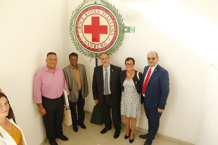 Sanremo: presidente e segretario della Croce Rossa delle isole Mauritius in visita al comitato cittadino (Foto)