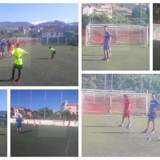 Calcio giovanile. E' scattato questa mattina lo Stage Only Camp a Riva Ligure: spicca la presenza di Fabio Rinaldi (FOTO) Calcio giovanile. E' scattato questa mattina lo Stage Only Camp a Riva Ligure: spicca la presenza di Fabio Rinaldi (FOTO)