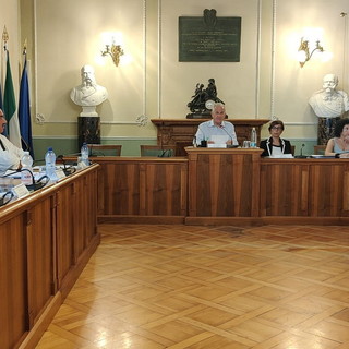 Imperia: consiglio provinciale, Scajola attacca sull'inchiesta tangenti "E' allucinante" (Foto e Video) Imperia: consiglio provinciale, Scajola attacca sull'inchiesta tangenti "E' allucinante" (Foto e Video)