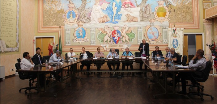 Diano Marina: le pagelle del consiglio comunale di oggi. Il migliore è Chiappori il peggiore Angelo Basso Diano Marina: le pagelle del consiglio comunale di oggi. Il migliore è Chiappori il peggiore Angelo Basso