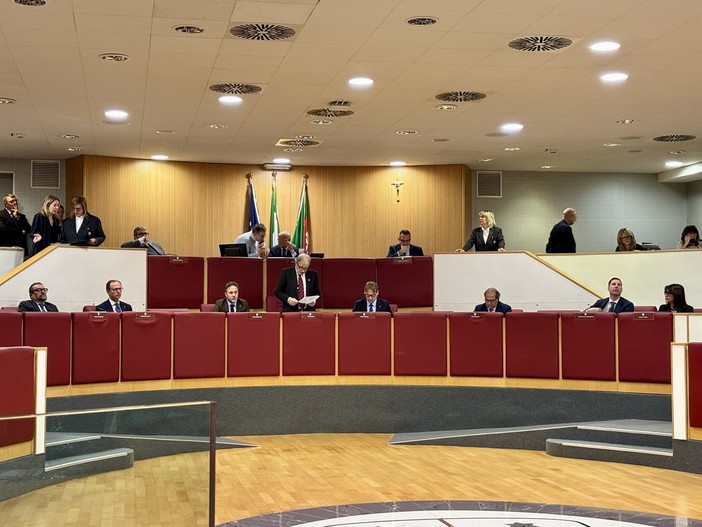 Regione, Bucci presenta il programma e perde le staffe con l’opposizione: “Siete violenti, non conoscete la democrazia” Regione, Bucci presenta il programma e perde le staffe con l’opposizione: “Siete violenti, non conoscete la democrazia”