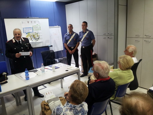 Sanremo: successo per il convegno della Confartigianato con i Carabinieri contro le truffe agli anziani Sanremo: successo per il convegno della Confartigianato con i Carabinieri contro le truffe agli anziani