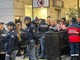 Sanremo: troppe persone all'interno della zona rossa in centro, chiusi i varchi e attimi di tensione (Foto) Sanremo: troppe persone all'interno della zona rossa in centro, chiusi i varchi e attimi di tensione (Foto)