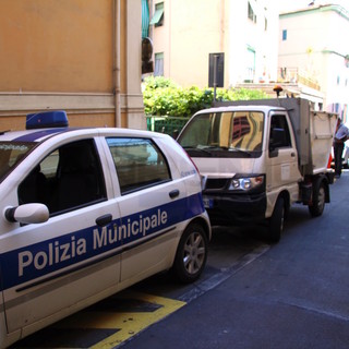 Una Fiat Punto della Polizia Municipale di Sanremo Una Fiat Punto della Polizia Municipale di Sanremo