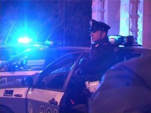 Imperia: la famiglia ostacola la relazione, spedizione punitiva a casa di lui