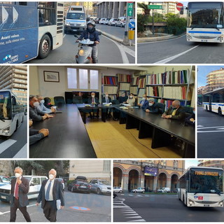 Giorno della verità per la Riviera Trasporti: corteo di protesta a clacson spiegati dei bus a Imperia (Foto e Video)