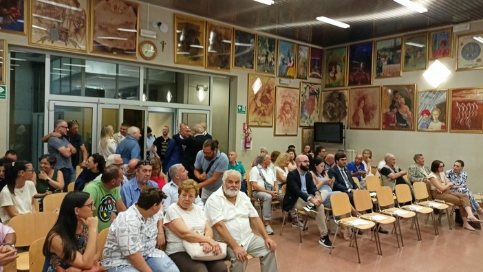 Ventimiglia: la 'politica del tempo perso' in Consiglio, tre ore per una mozione in cui maggioranza e opposizione sono d'accordo Ventimiglia: la 'politica del tempo perso' in Consiglio, tre ore per una mozione in cui maggioranza e opposizione sono d'accordo