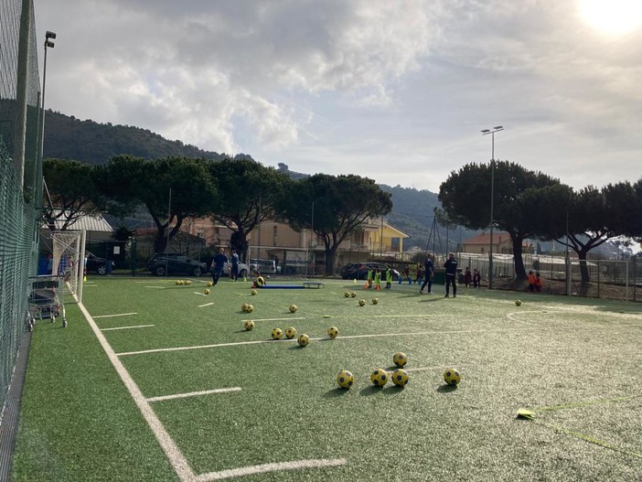Calcio, al campo Zaccari inizia l’attività dei Pulcini 2012 della Polisportiva Vallecrosia Academy Calcio, al campo Zaccari inizia l’attività dei Pulcini 2012 della Polisportiva Vallecrosia Academy