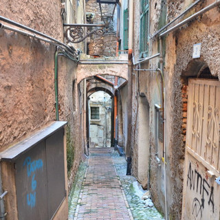 Sanremo: una residente della Pigna: "Un centro storico deve essere accessibile alle persone, non necessariamente alle loro automobili" Sanremo: una residente della Pigna: "Un centro storico deve essere accessibile alle persone, non necessariamente alle loro automobili"