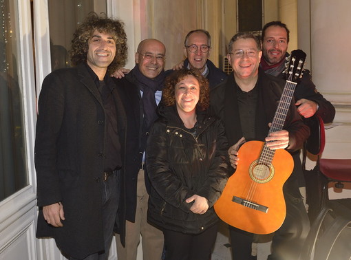 Apprezzamenti ed applausi per i concerti dal balcone del Casinò di Sanremo con il 'Trio' dell’Orchestra Sinfonica