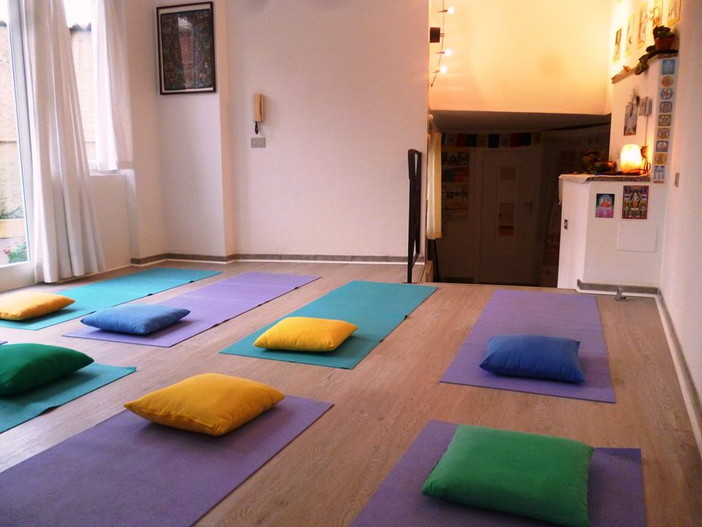 Voglia di yoga e meditazione? Dal 16 novembre nuovi corsi al centro Bharat di Bordighera Voglia di yoga e meditazione? Dal 16 novembre nuovi corsi al centro Bharat di Bordighera