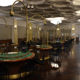 Sanremo: apertura col 'botto' per il Casinò, nel primo giorno incassati 162mila euro, il 60% in più della media Sanremo: apertura col 'botto' per il Casinò, nel primo giorno incassati 162mila euro, il 60% in più della media