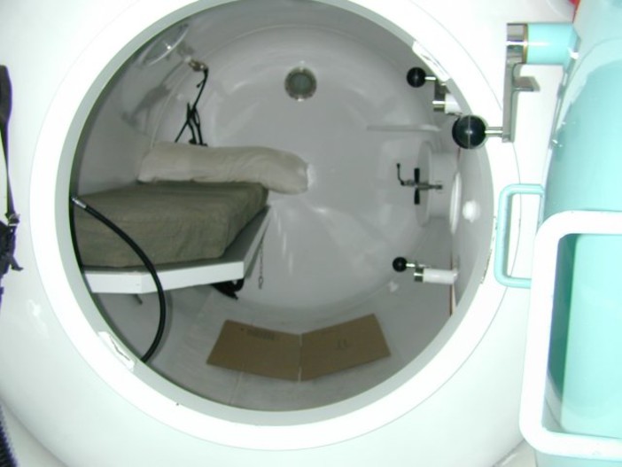 Imperia: famiglia intossicata dal monossido di carbonio, trasporto a Genova in camera iperbarica Imperia: famiglia intossicata dal monossido di carbonio, trasporto a Genova in camera iperbarica