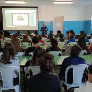 Ventimiglia: 12 classi e 230 alunni hanno partecipato agli incontri per la prevenzione di bullismo e cyberbullismo Ventimiglia: 12 classi e 230 alunni hanno partecipato agli incontri per la prevenzione di bullismo e cyberbullismo