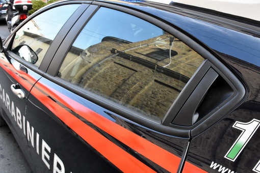 Ventimiglia: minaccia di far saltare la casa con la bombola del gas, 30enne convinto a desistere dai Carabinieri
