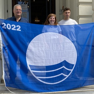 La Bandiera Blu arrivata oggi in Comune a Sanremo